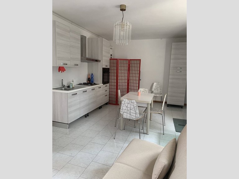 Bilocale in Vendita a Teramo, 71'000&euro;, 66 m²