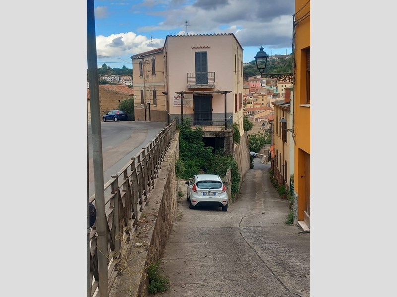 Casa Indipendente in Vendita a Ozieri, 30'000€, 145 m²