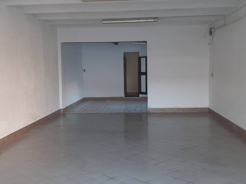 Attività commerciale in Vendita a Santa Croce sull'Arno, 90'000€, 250 m²