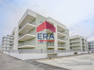 Bilocale in Vendita a Pomezia, 135'000€, 56 m²