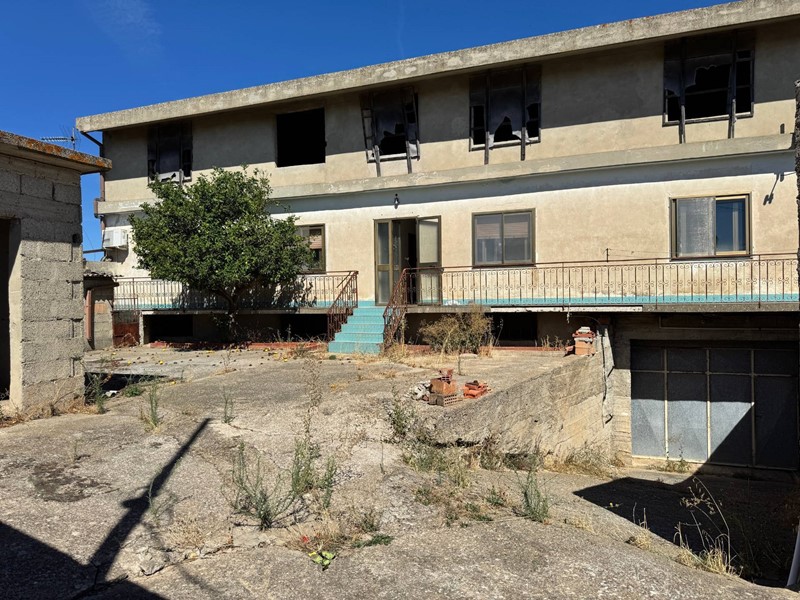 Casa Indipendente in Vendita a Villasalto, 75'000€, 200 m²