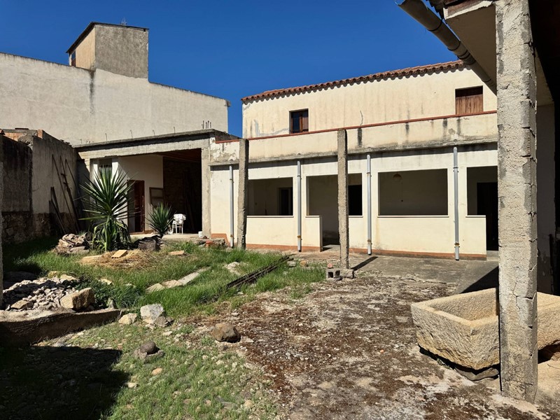 Casa Indipendente in Vendita a San Vito, 90'000€, 180 m²