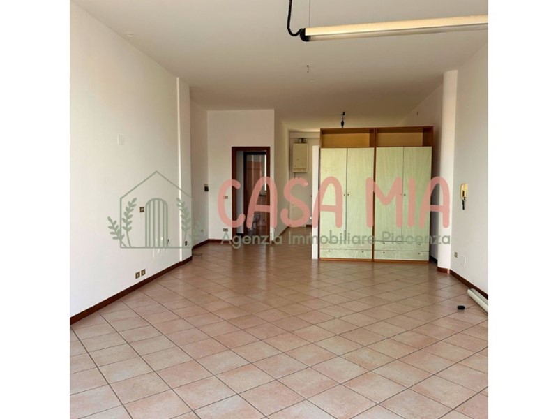 Ufficio in Vendita a Rottofreno, 65'000€, 65 m²