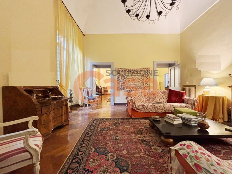 Ufficio in Affitto a Piacenza, 1'800&euro;, 210 m²