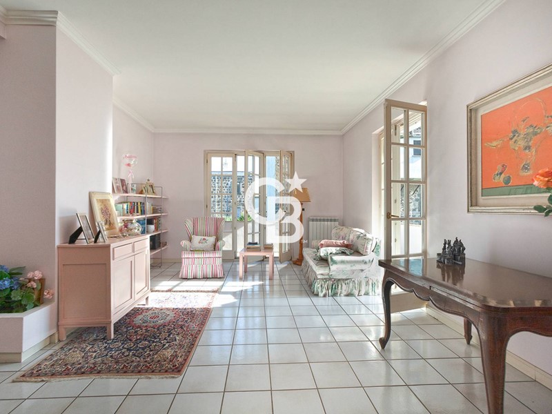 Villa in Vendita a Viterbo, 348'000€, 380 m²