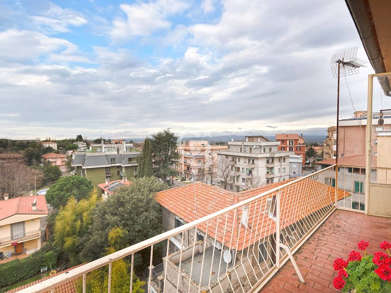 Trilocale in Vendita a Viterbo, 39'000€, 65 m²
