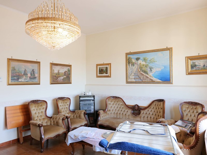 Quadrilocale in Vendita a Mariglianella, 135'000€, 120 m²