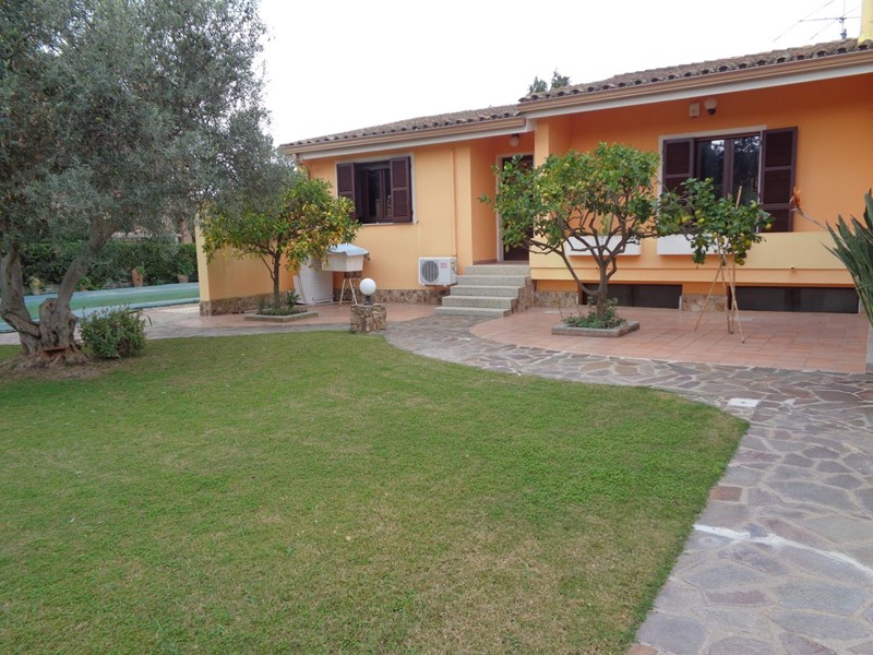 Villa in Vendita a Carbonia, 600'000€, 900 m²