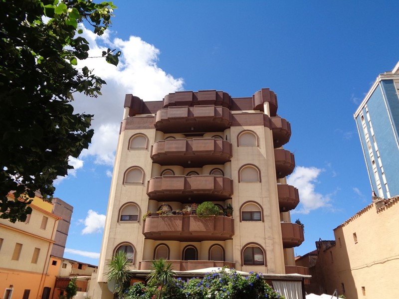 Attività commerciale in Vendita a Iglesias, 460'000€, 250 m²