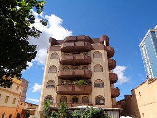 Attività commerciale in Vendita a Iglesias, 460'000€, 250 m²