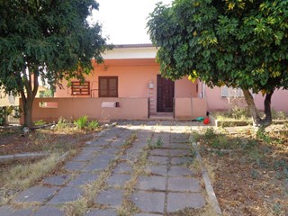 Villa in Vendita a Carbonia, 90'000€, 150 m²