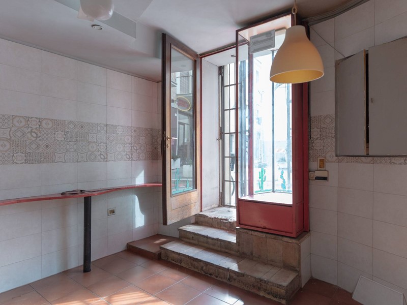 Immobile commerciale in Affitto a Foligno, 400€, 36 m²