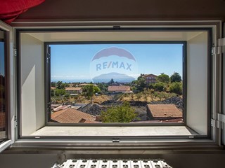 Casa Semi Indipendente in Vendita a Mascalucia, 290'000€, 205 m²