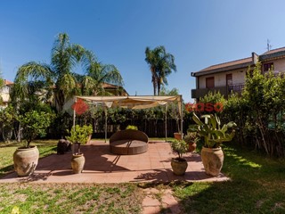 Trilocale in Vendita a Aci Castello, 195'000€, 110 m²