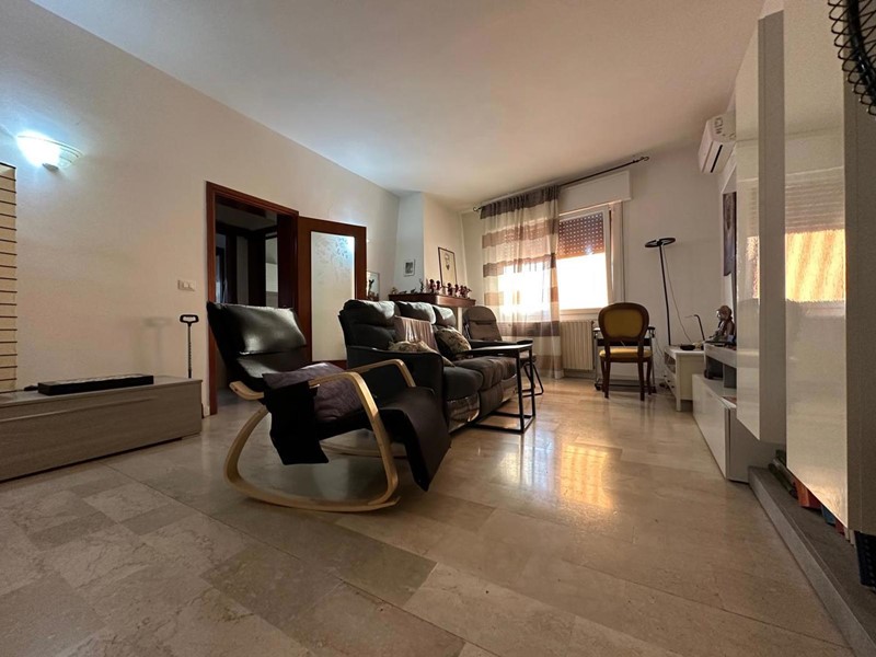Trilocale in Vendita a Casale di Scodosia, 75'000€, 102 m², arredato