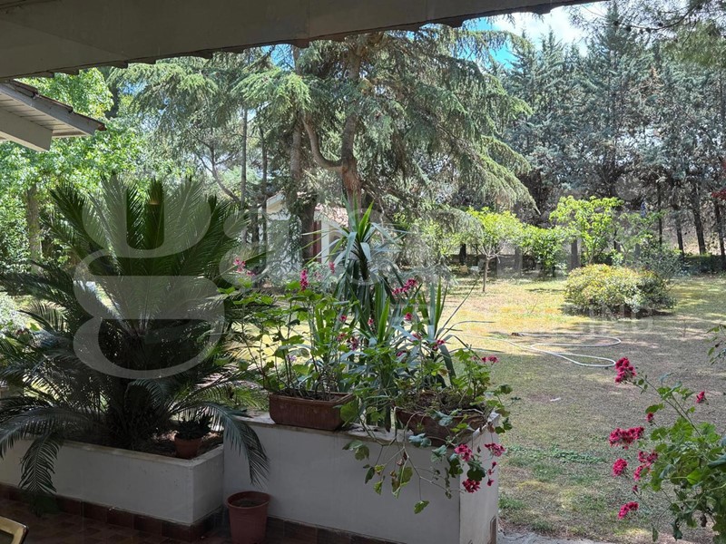 Villa in Vendita a Bari, 750'000€, 280 m²