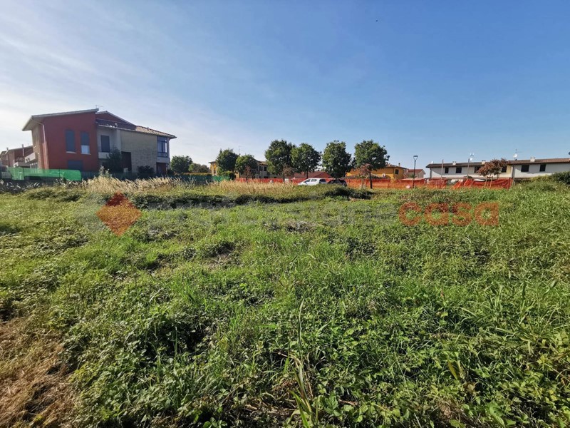 Terreno edificabile in Vendita a Cerea, 110'000€, 856 m²