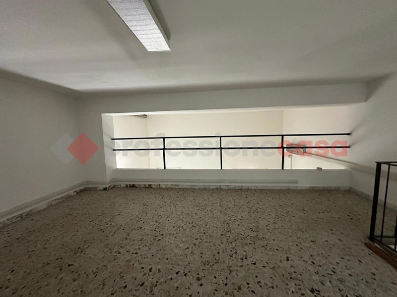 Laboratorio in Vendita a Arezzo, 70'000€, 85 m²