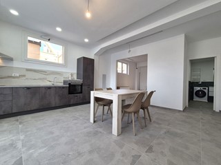 Monolocale in Affitto a Casalecchio di Reno, 800€, 50 m², arredato
