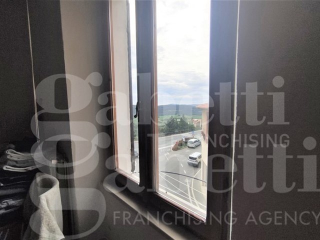 Appartamento in Vendita a Massa Marittima, 75'000€, 77 m²