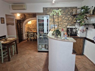 Attività commerciale in Vendita a Semproniano, 200'000€, 119 m²