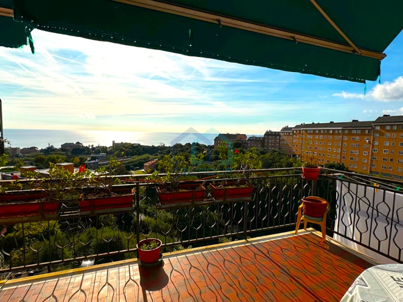 Appartamento in Vendita a Savona, 275'000&euro;, 162 m²