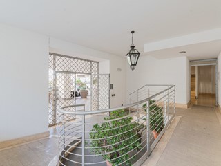 Trilocale in Vendita a Roma, 295'000&euro;, 75 m², con Box