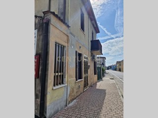 Casa Semi Indipendente in Vendita a Legnago, 72'000€, 95 m²