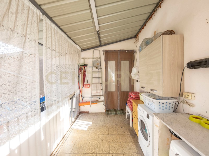 Casa Indipendente in Vendita a Catania, 89'000&euro;, 220 m²