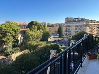 Quadrilocale in Vendita a Caltanissetta, 97'000€, 132 m²