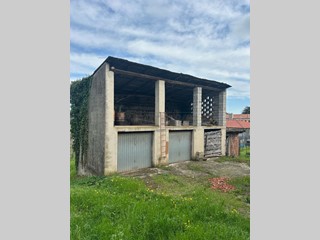 Magazzino in Vendita a Fara Vicentino, zona FARA, 85'000€, 1211 m²