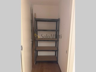 Capannone in Affitto a Pescara, zona Stazione Centrale, 1'200€, 44 m²