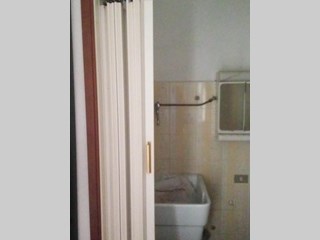 Negozio in Affitto a Valmorea, zona Caversaccio, 350€, 39 m²