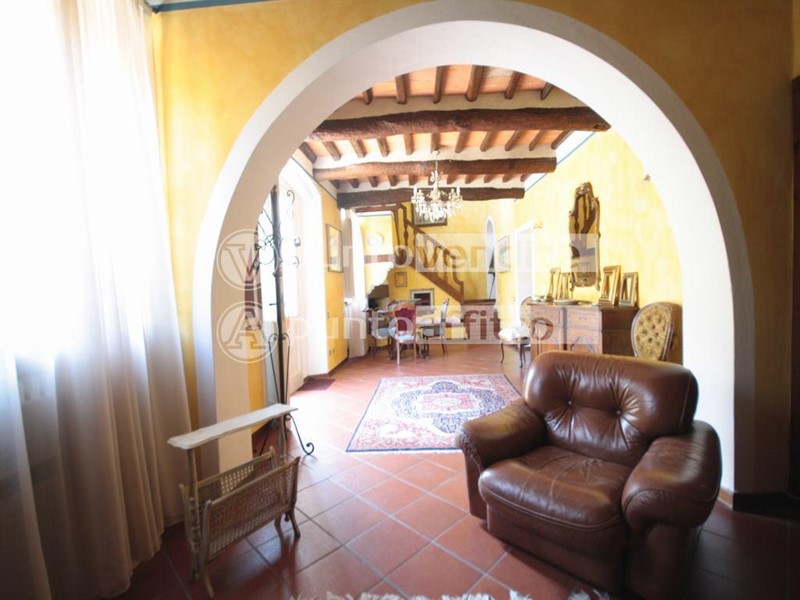 Trilocale in Affitto a Lucca, 1'400&euro;, 140 m², arredato