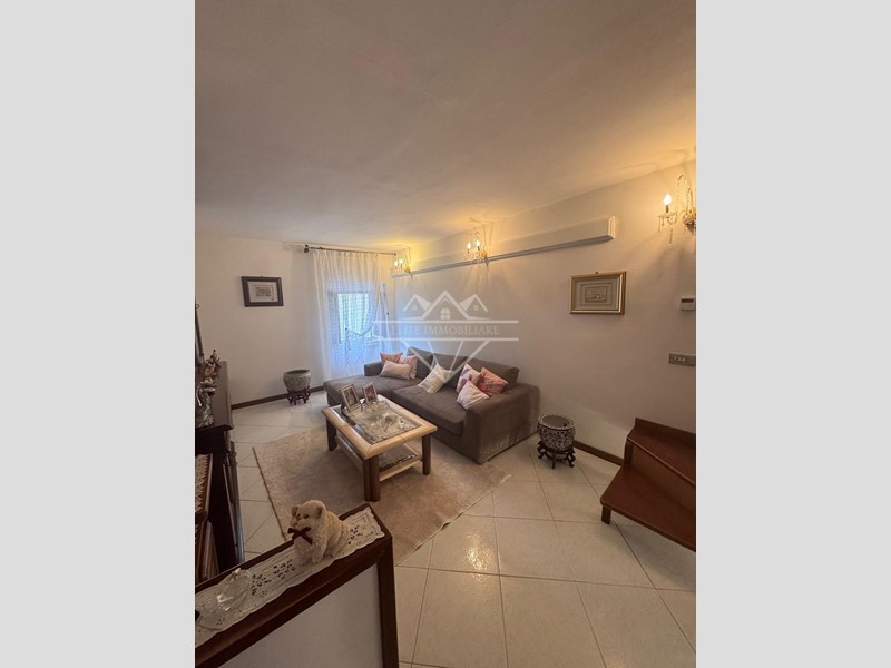 Casa Indipendente in Vendita a Carrara, zona Gragnana, 110'000€, 120 m²