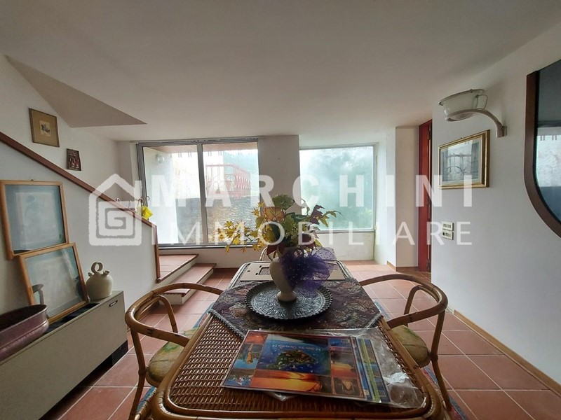 Villa in Vendita a Lucca, zona San Lorenzo a Vaccoli, 780'000&euro;, 330 m²
