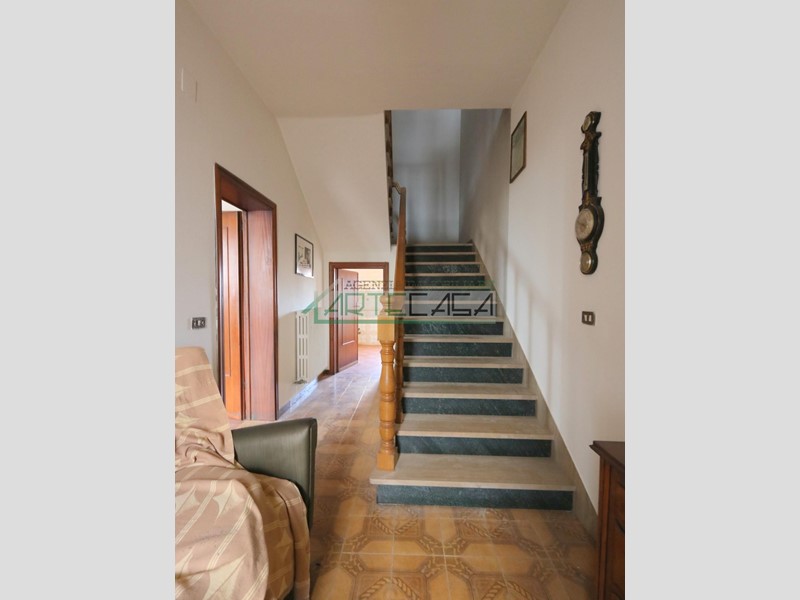 Casa Indipendente in Vendita a Santa Maria a Monte, 249'000€, 245 m², con Box