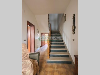 Casa Indipendente in Vendita a Santa Maria a Monte, 249'000€, 245 m², con Box