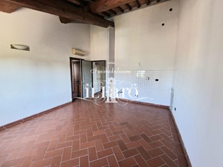 Bilocale in Vendita a Campi Bisenzio, zona Limite, 175'000€, 55 m²