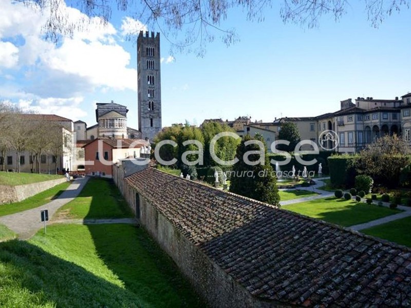 Ufficio in Vendita a Lucca, zona Sant'Anna, 250'000€, 115 m²
