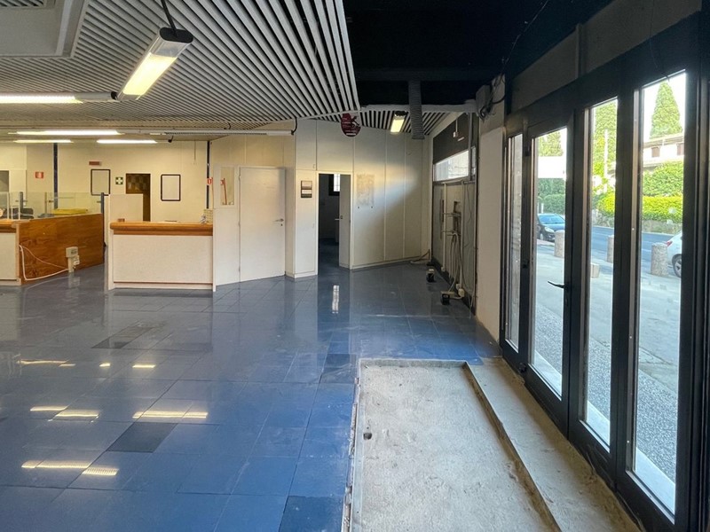 Immobile commerciale in Affitto a Montecatini Terme, 2'950€, 300 m²