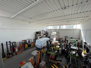 Capannone in Vendita a Lucca, zona San Marco, 320'000€, 350 m²