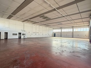 Capannone in Vendita a Altopascio, 900'000€, 1620 m²