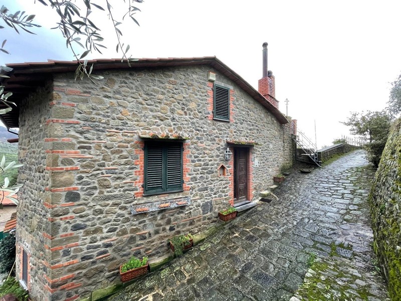 Appartamento in Vendita a Massa e Cozzile, 149'000&euro;, 130 m²