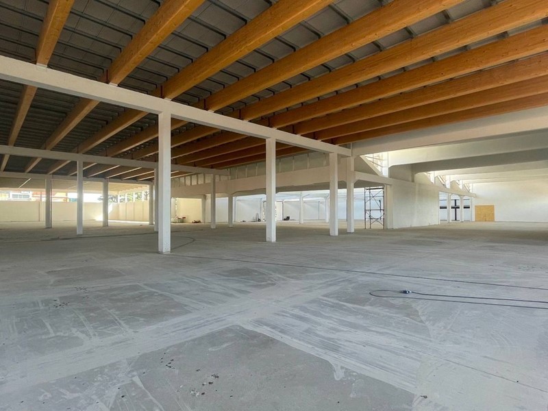 Capannone in Affitto a Capannori, 52'000€, 7600 m²