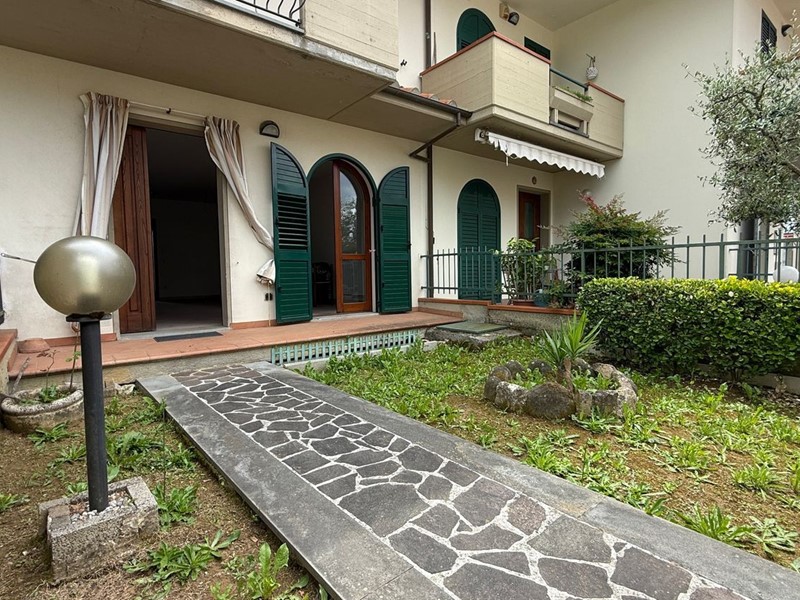 Villetta a schiera in Vendita a Monsummano Terme, 235'000€, 130 m², con Box