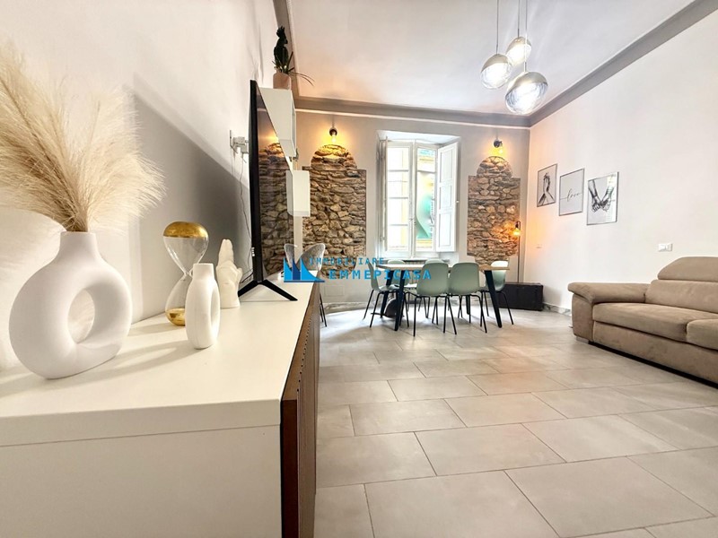 Quadrilocale in Vendita a Massa, 270'000€, 127 m²