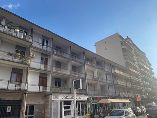 Trilocale in Vendita a Taranto, 150'000€, 146 m², con Box