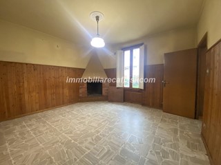 Casa Indipendente in Vendita a Quarrata, zona Caserana, 185'000&euro;, 120 m²