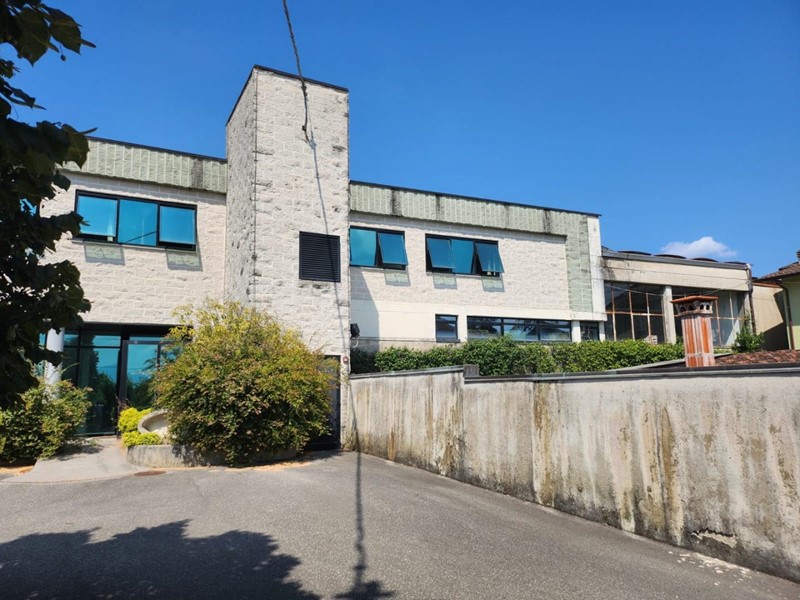 Capannone in Vendita a Capannori, zona Segromigno In Piano, 390'000€, 1080 m²